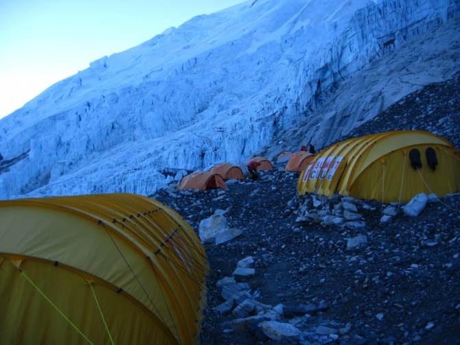 Экспедиция на Эверест. Ураган снес лагерь на 6400. (Альпинизм, 7 вершин, абрамов)