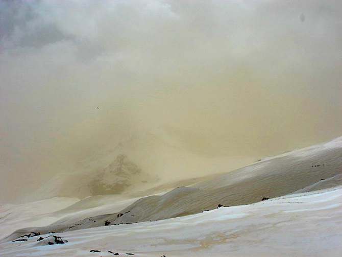 Интрига дня. Извержение Эльбруса. (Ски-тур, ред фокс рейс, фестиваль, риск)