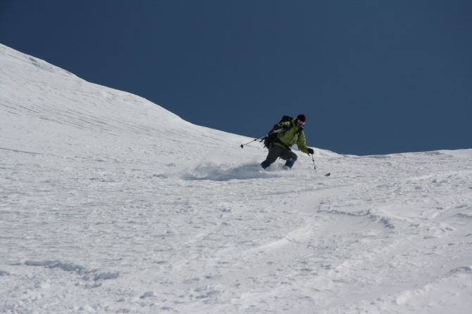 Команда камчатских альпинистов, в составе 3х человек, освоила Ски-тур в районе древнего разрушенного вулкана Вачкажец. (Бэккантри/Фрирайд, камчатка, альпинизм)