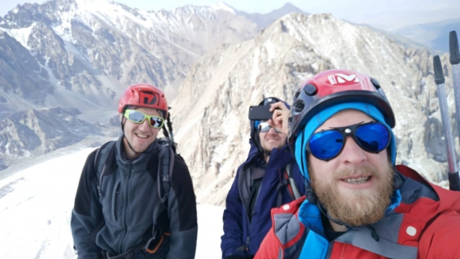 Поездка на альпсборы АксайТревел в Алаарчу (Киргизия, Бишкек) на машине из Барнаула. (Альпинизм)