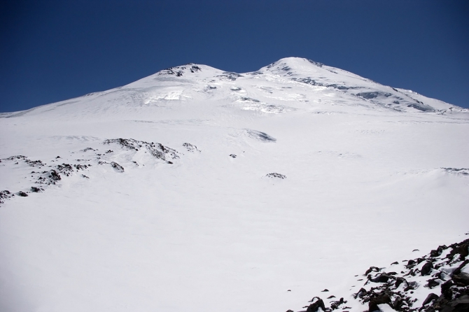Эльбрус с севера - май 2009 (Путешествия, горы, кавказ, приэльбрусье, джилысу, фото)