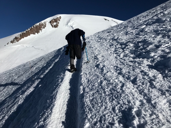 Одной левой. Две вершины Эльбруса на одной ноге. (Альпинизм)