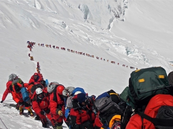 На Эвересте погибло 11 человек. (Альпинизм)