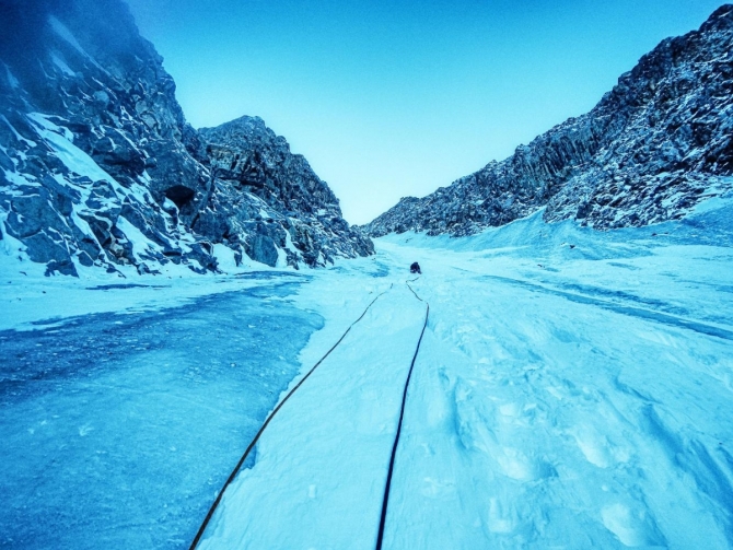 Давняя мечта Виталия Горелика. Кулуар Гор, сквозное прохождение нового перевала в Джетыогузской стене. (Горный туризм, киргизия, терскей, Джетыогузская стена, турклуб нгу, виталий горелик)