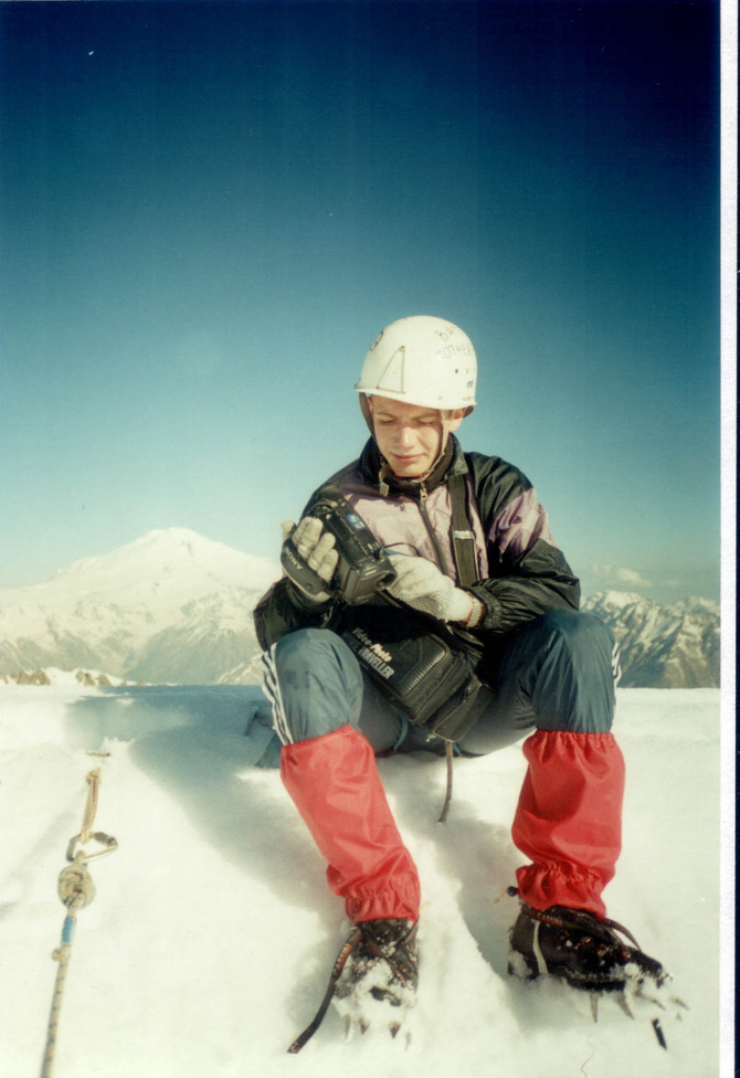 Эльбрус. Полный спуск на лыжах со спидометром и комментариями. (Ски-тур)