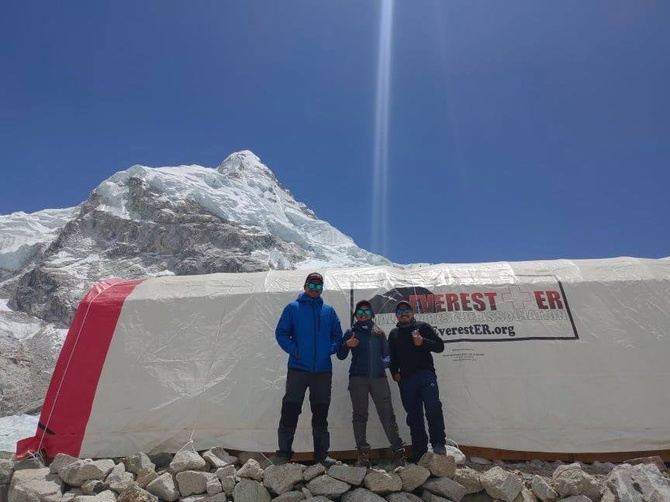 Covid-19 в базовом лагере Эвереста вызывает тревогу (Альпинизм)