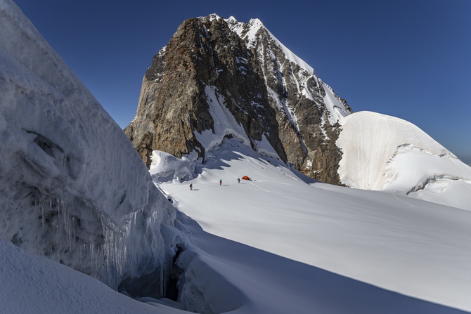 Фотоальбом о выезде в Сванетию с элементами треккингового альпинизма ()