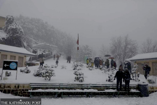 Снегопады обрушились на горные районы Непала (Горный туризм)
