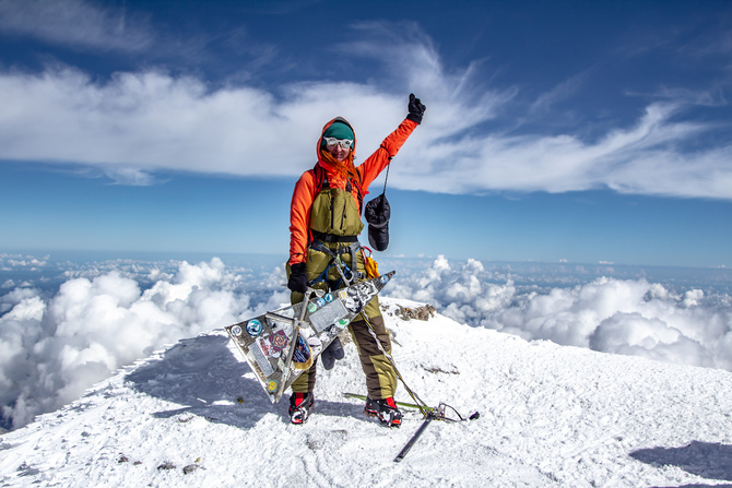 Номинация премии "Mountain Guides" - Ксения Котляр. Премия "Стальной Ангел" (Альпинизм)