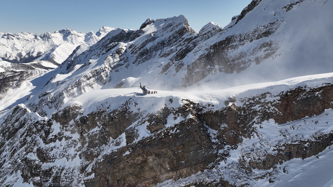 Heli-ski Action Brothers представляют трейлер к фильму "Горы зовут"! (Скалолазание)