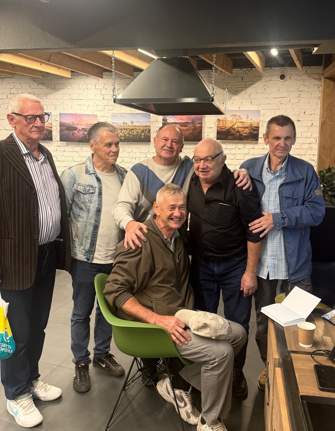 ВРАЧ, ПОКА САМ НЕ ПОДНИМЕТСЯ НА 7 ТЫСЯЧ - ОН ВЫСОТНЫМ ВРАЧОМ НЕ СТАНЕТ (Альпинизм)