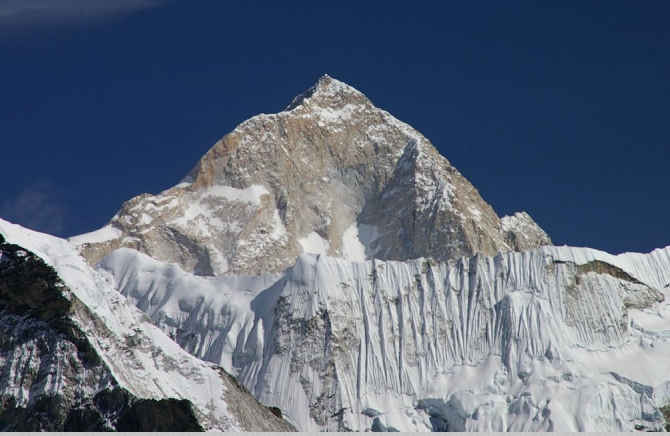 Макалу там, Макалу здесь... Уэли Штек в Гималаях (Альпинизм, швейцария, непал, гималаи, соло, альпийский стиль)