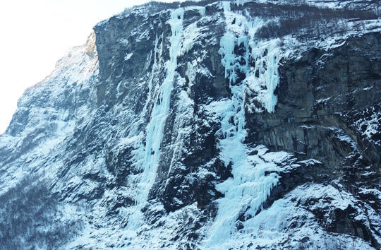 Всемирно известные водопады замерзают в Норвегии (Ледолазание/drytoolling, ледолазание, ледовый инструмент, маршруты, норвегия)