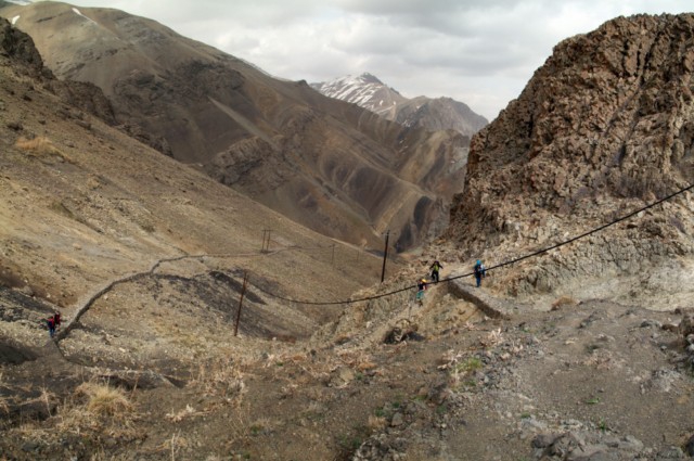 Первое знакомство с Ираном и акклиматизационное восхождение на вершину Точал (3 982 м, Альпинизм)