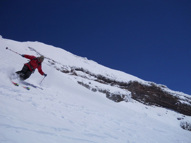 Спуск с Арарата, фото друзей (Альпинизм, сообщество любителей ски-тура, турция, восхождение, ски-альпинизм)