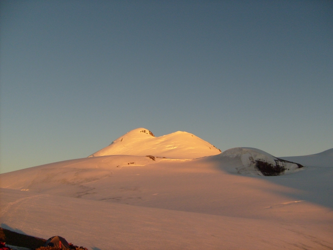 Международная альпиниада  на высочайшую  вершину Северной Осетии - г. Казбек (5033 м, Альпинизм)