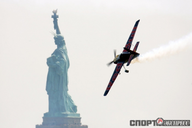 Red Bull Air Race -  пятый этап прошел в Нью-Йорке (Воздух)