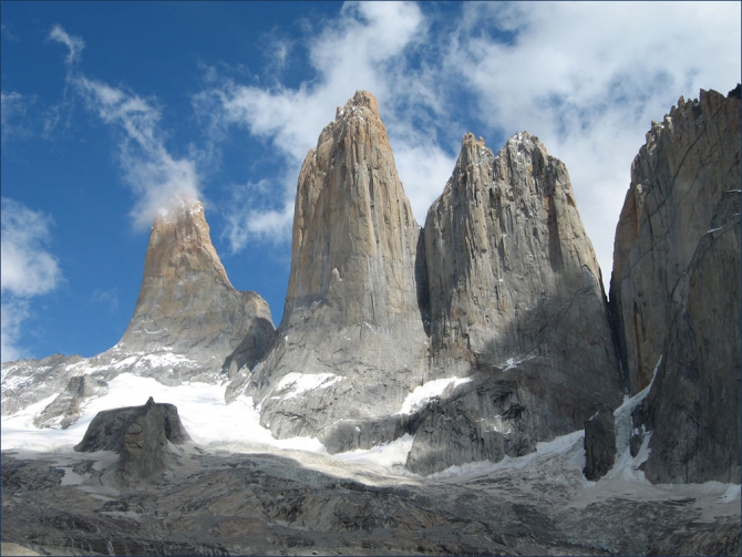 6 января 2007 года команда ФАИС Москвы вылетает в Чили для совершения восхождения на центральную башню Torres Del Pain. (Альпинизм, bigwall)