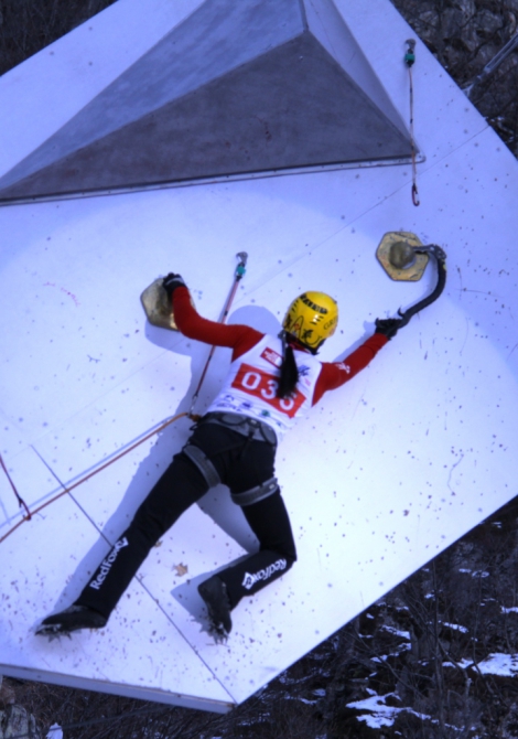 Мария Толоконина и Markus Bendler - победители 1-го этапа Кубка мира по ледолазанию (Ледолазание/drytoolling)