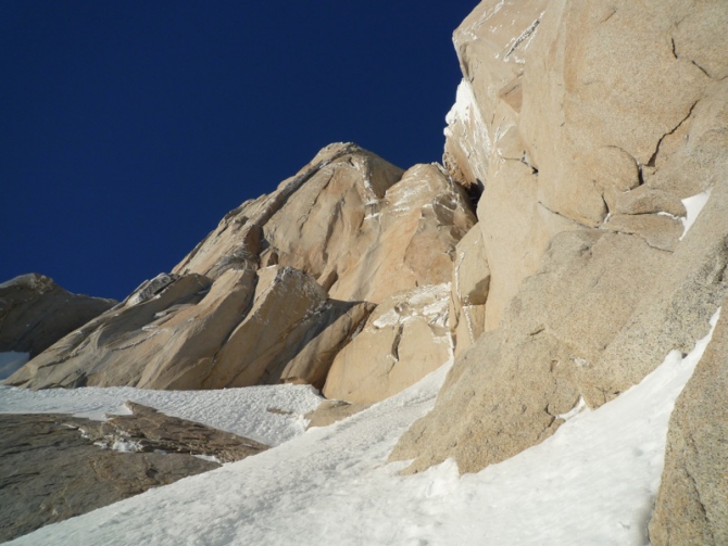 Colin Haley, соло на Cerro Standhardt в Патагонии (Альпинизм, патагония)