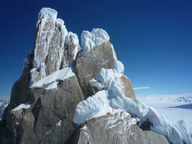 Colin Haley, соло на Cerro Standhardt в Патагонии (Альпинизм, патагония)