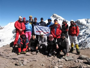 Аконкагуа - массовое восхождение, 17 человек на вершине. (Альпинизм, 7 вершин, южная америка, аргентина)