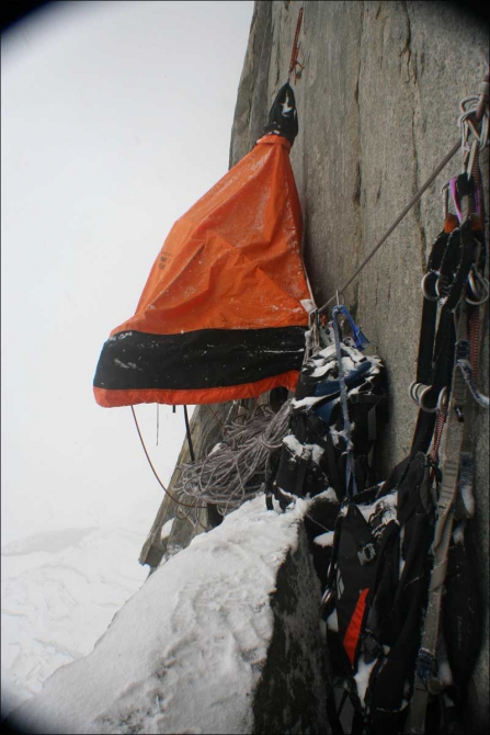 Golazo (VI 5.10 A4+, 1200m) на центральную башню Torres del Paine. Экспедиция Горного клуба. Часть первая. (Альпинизм, чили, горный клуб, патагония)