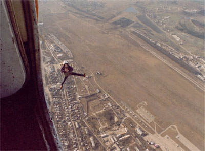 Первый прыжок c парашютом (прыжки с парашютом, парашютный спорт, первый прыжок с парашютом, skydive, круглые купола)