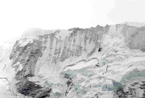 вертолетные спас-работы на высоте 6050м на Island Peak (Альпинизм, heliaction, непал)