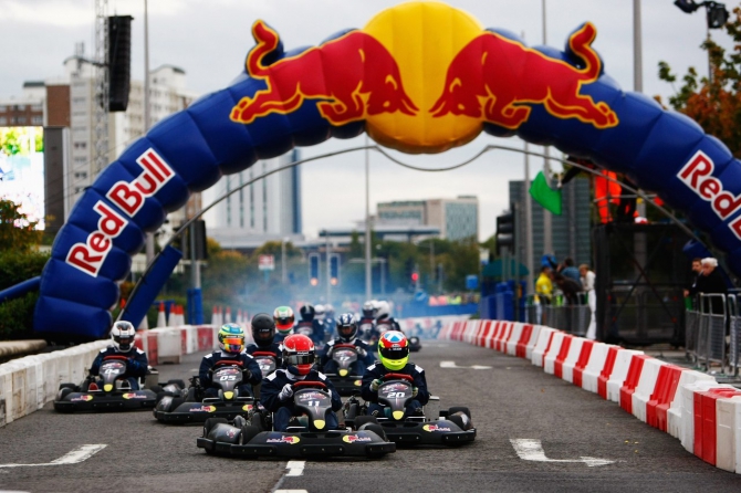 Битва картингистов. Red Bull Kart Fight впервые в России!