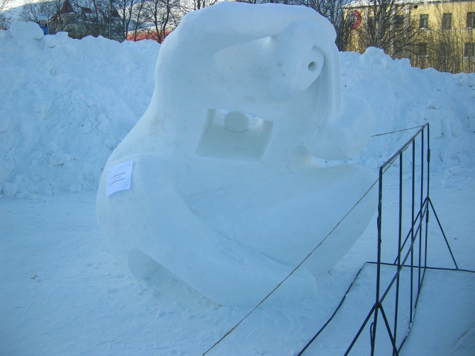 Кировские Церетелли (снежные скульптуры)