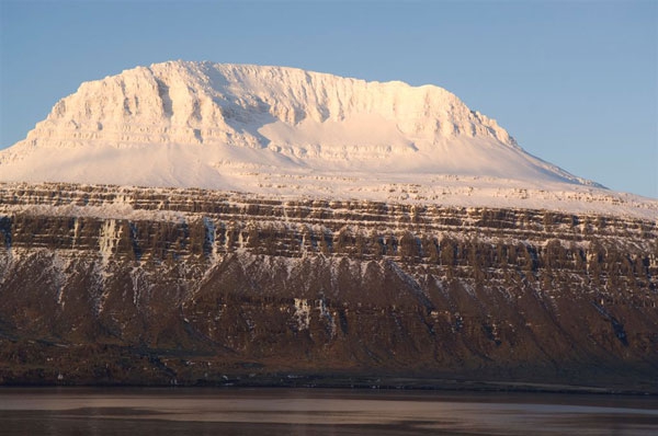 Ледовые просторы Исландии: рай для фанатов ледолазания! (Ледолазание/drytoolling, ляйхтфрид, бендлер, микст, исландия, инес паперт, бергер)