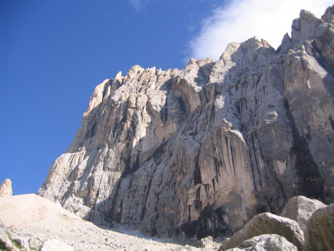 Climber без страха и упрёка... Мармолада, маршрут через "Pыбку" (7b+) по 900-метровой южной стене в стиле free solo. (Альпинизм, ауэр, австрия, италия, альпы, альпинизм, соло, доломиты)