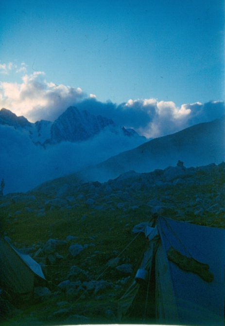 ".забыв о будничных делах, проговорим мы с другом о горах.." (адыр-су, 1987, джайлык)