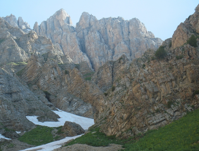 Испайское ущелье, Пскемский хребет. (Альпинизм, дувалисурх, койтау, пиазак, замок, ущелье испай)