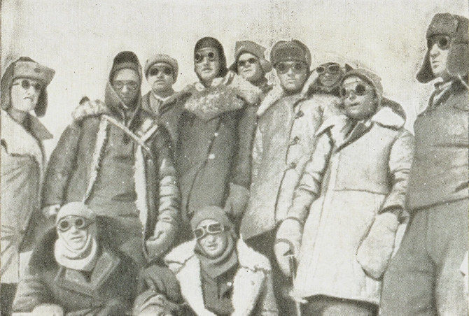 13 февраля 1943 г. На Западной вершине Эльбруса установлен флаг СССР. (Альпинизм, война на кавказе. н. гусак, а. гусев. флаги на эльбрусе)