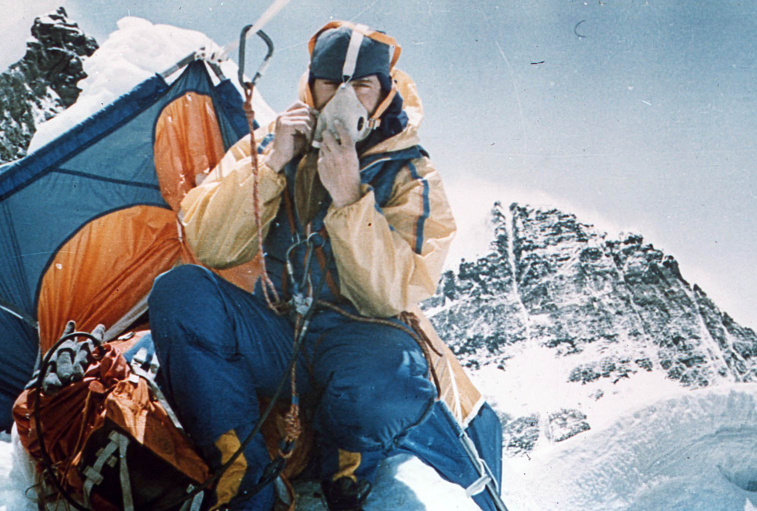 Первая экспедиция на эверест. Советская гималайская Экспедиция 1982. Первая Советская гималайская Экспедиция на пик Эверест в 1982 году. Советская Экспедиция на Эверест 1982 года.